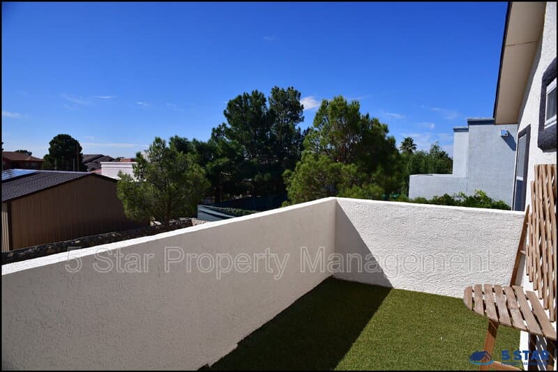 El Paso House: 12062 Ben Proctor Dr