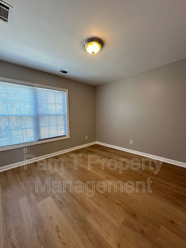 Savannah House: 1308 Dieter St