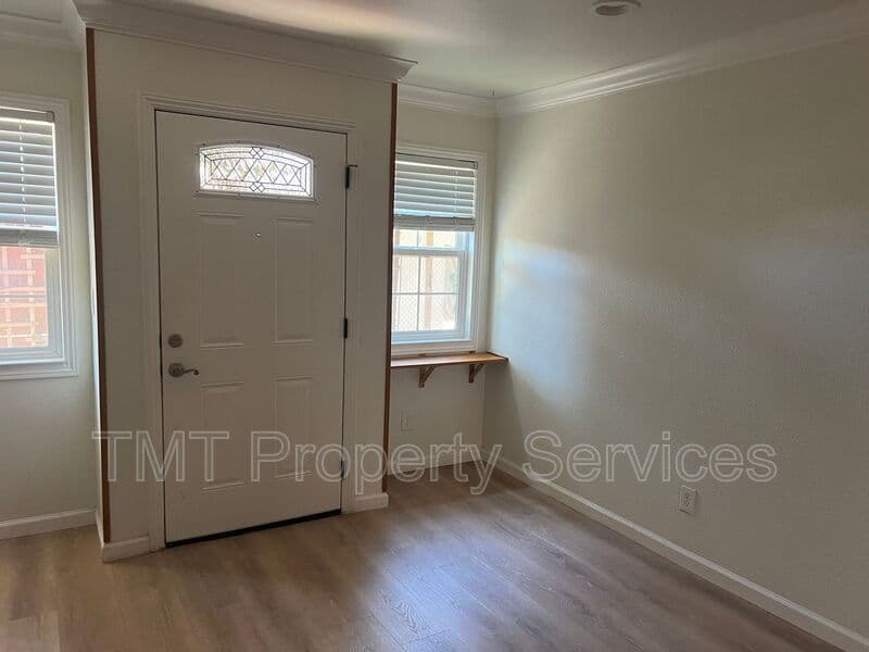 Sacramento House: 376 Morrison Avenue