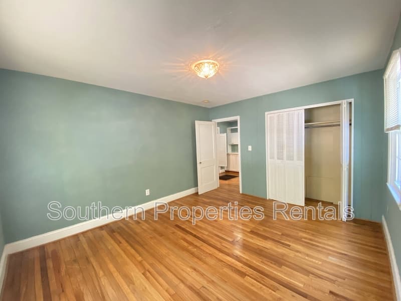 Fayetteville House: 807 Cape Fear Avenue