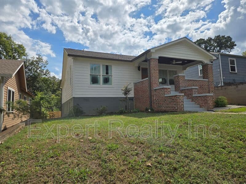 Birmingham House: 2747 17th Ave N