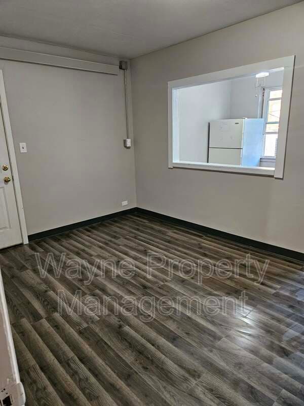 Hampton Condo: 21 N Federal St
