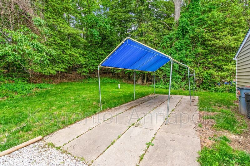 Crownsville House: 840 Valentine View