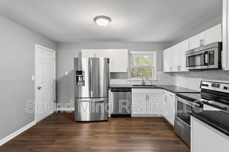 Raleigh House: 1232 Beverly Dr