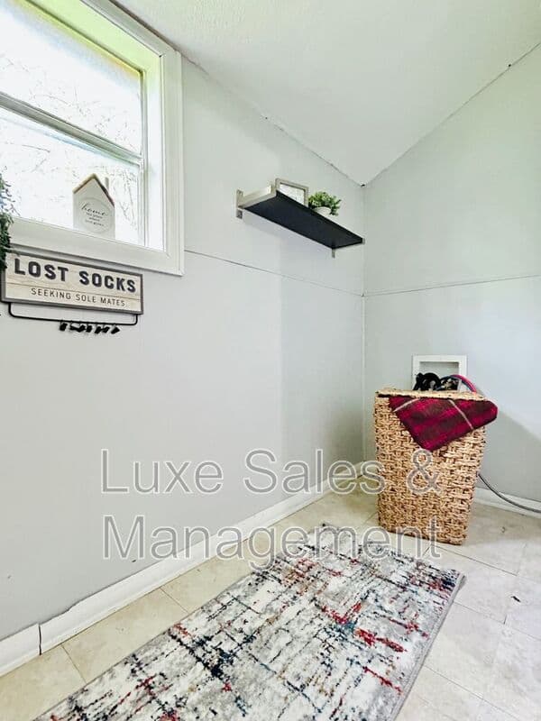 Del City House: 4220 SE 25th St