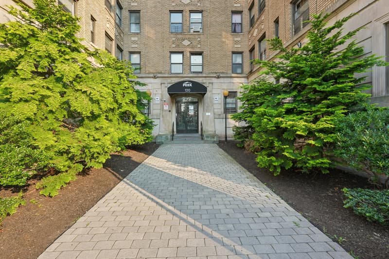 East Orange Condo: 120 S Harrison St - 41