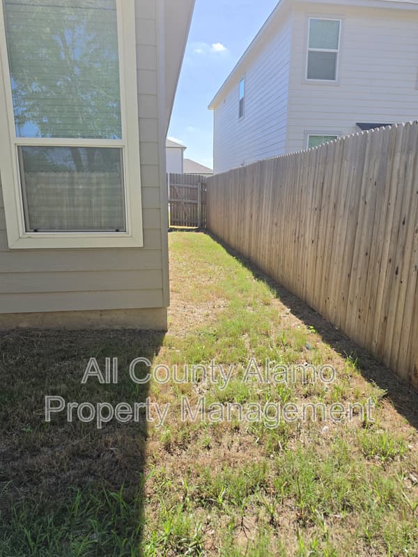 San Antonio House: 4823 Pico Pico St.