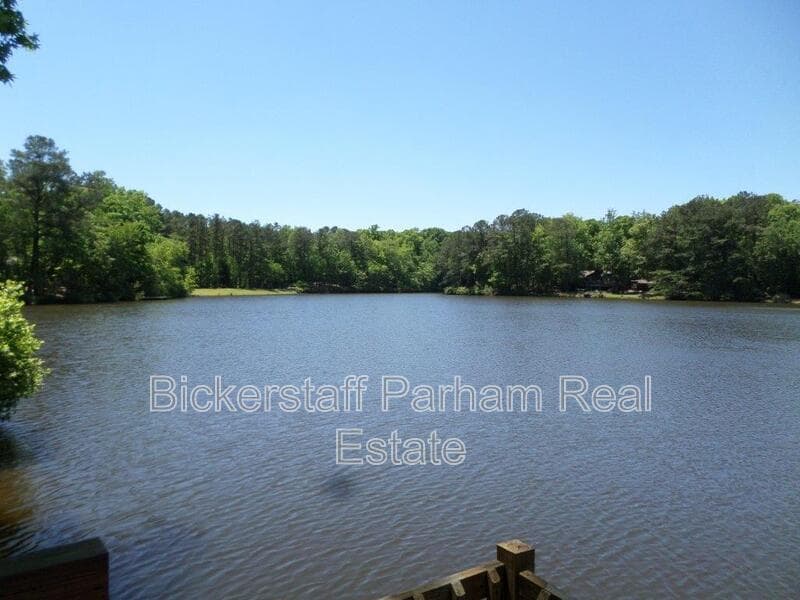 Pine Mountain House: 170 Lake Drive
