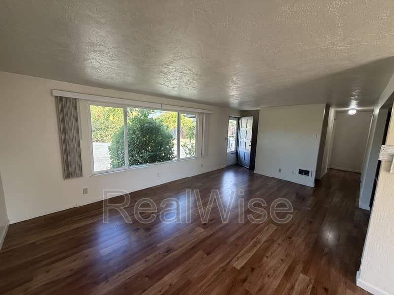 Grants Pass House: 1125 SW Bridge St