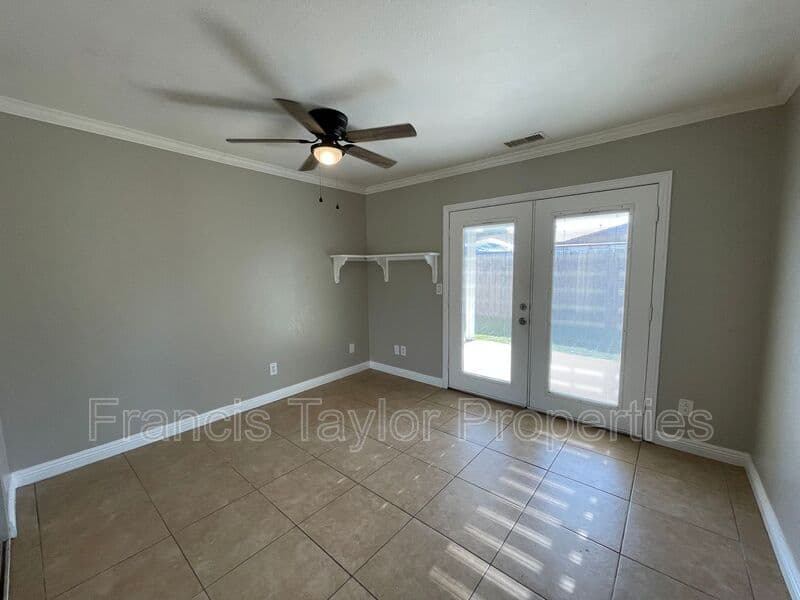 Oceanside House: 145 Francesca Drive