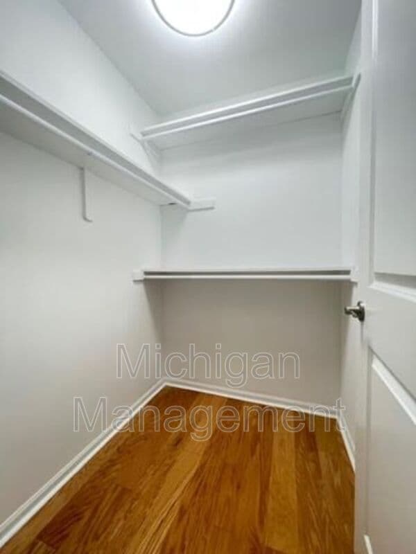 Birmingham Condo: 2727 E Maple Rd