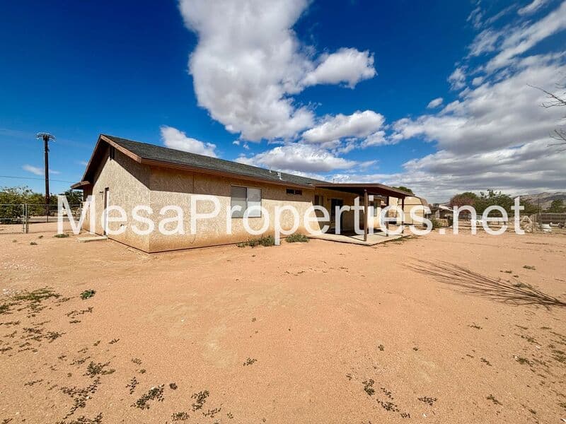 Apple Valley House: 22179 Standing Rock