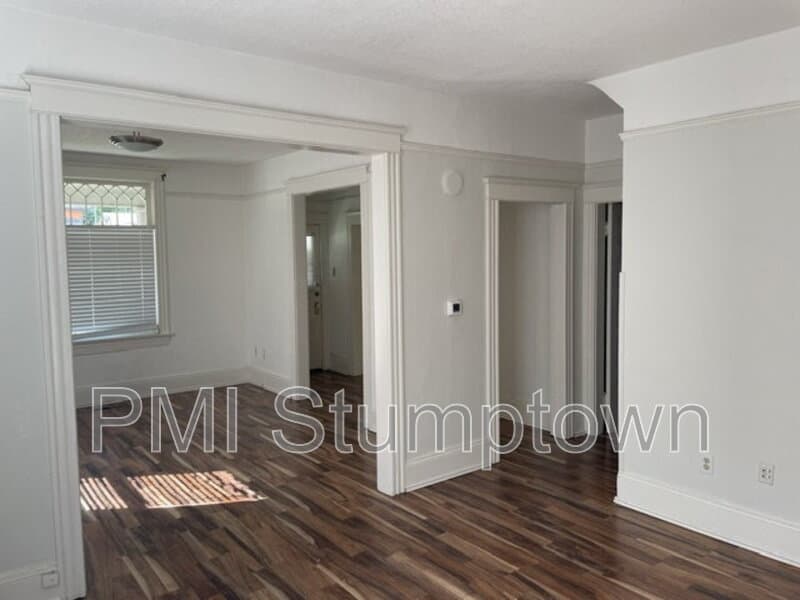 Oregon City House: 601 South McLoughlin Boulevard