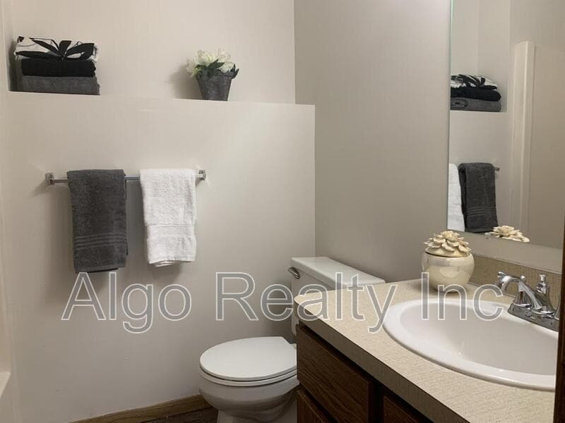 Minneapolis Condo: 2954 Northeast Taylor Street - 2