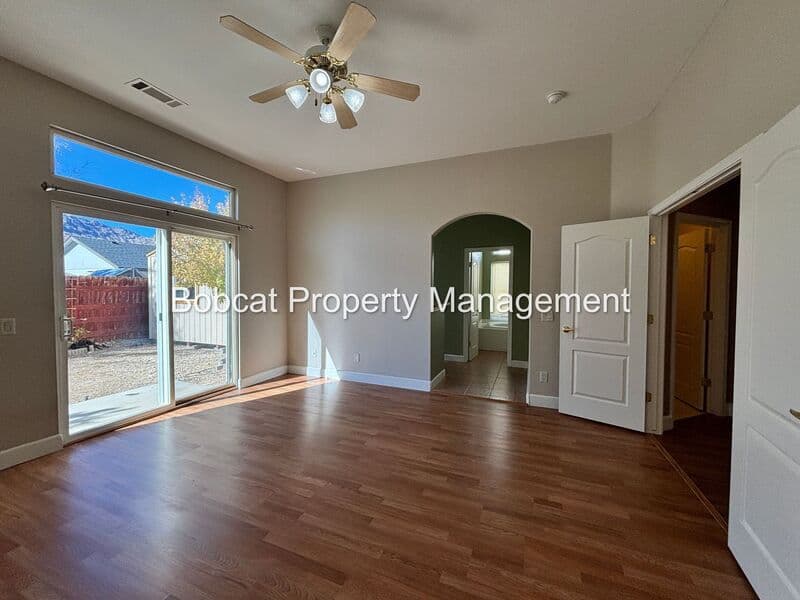 Dayton House: 425 Crosswinds Dr
