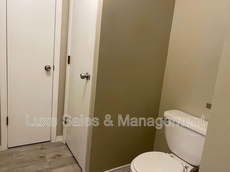 Oklahoma City Condo: 6030 NW Expressway