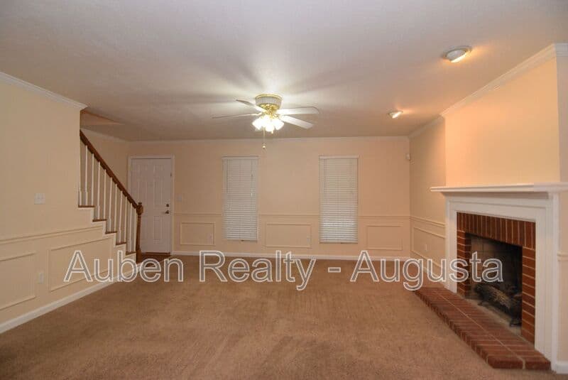 Evans House: 490 Pheasant Run Drive