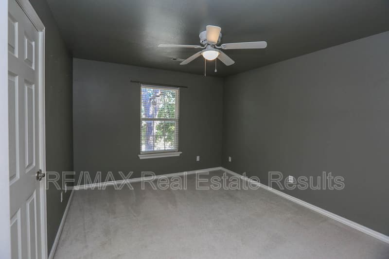 Rogers House: 5300 S 44th Pl