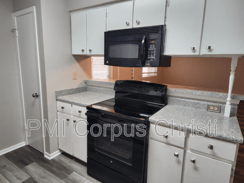 Corpus Christi Condo: 6132 Hidden Cv