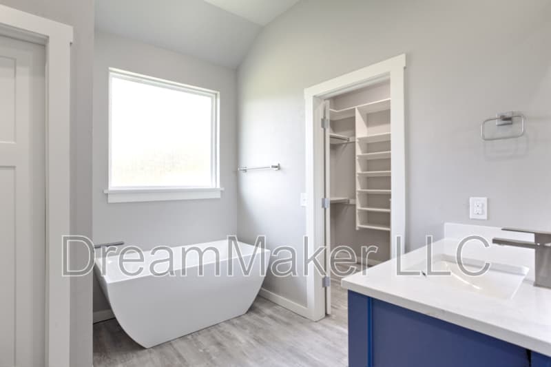 Norman House: 3118 SE 34th Street