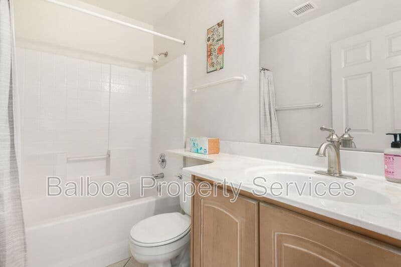 Mesa Condo: 220 N 22nd Pl
