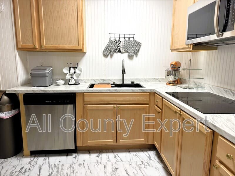 Cumming Condo: 5760 Charleston Lane