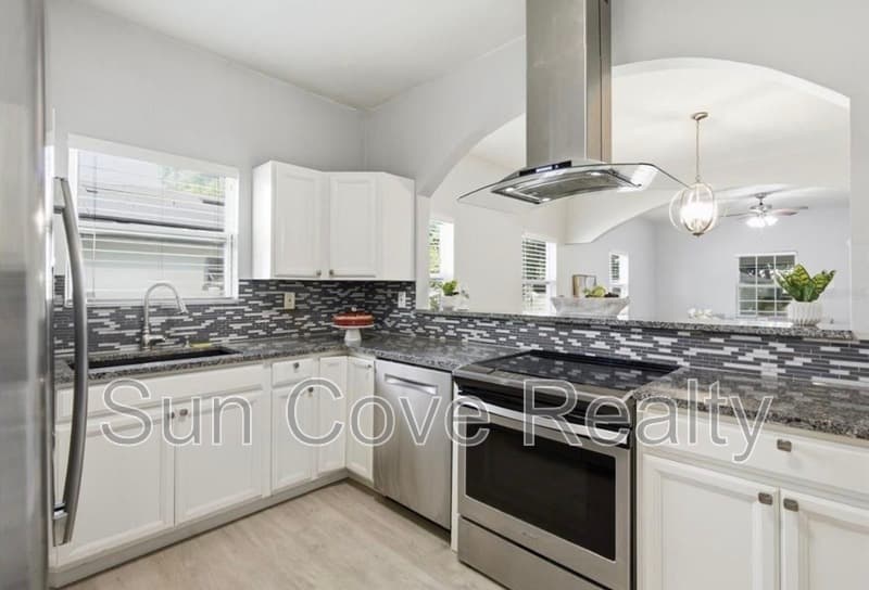 Tampa House: 2815 N Taliaferro Ave
