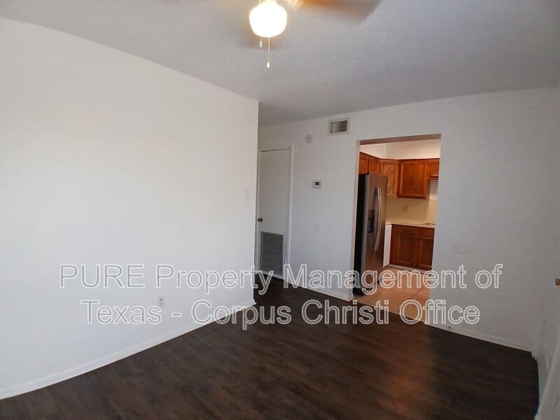 Corpus Christi Condo: 5001 Middlecoff Rd