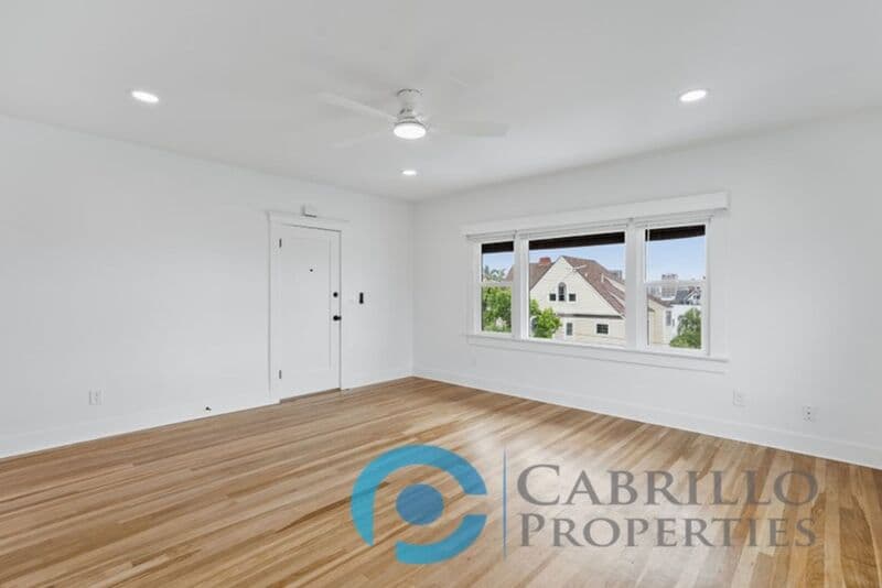 San Diego Condo: 128 Kalmia Street