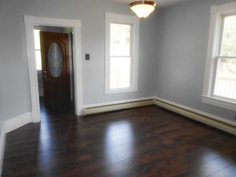 Scenery Hill House: 121 Brady Road