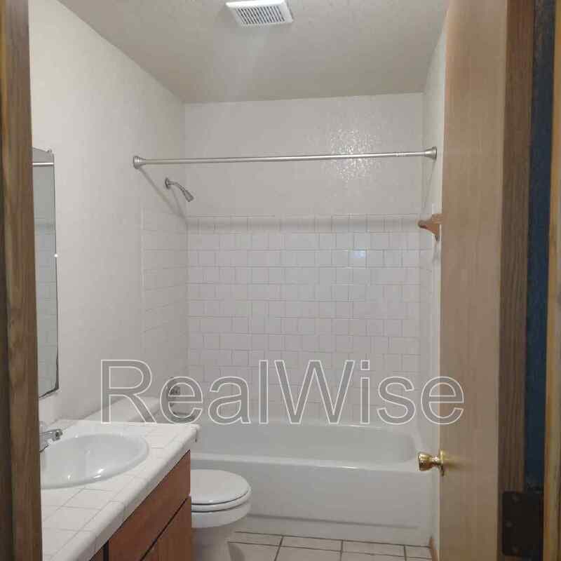 Sutherlin Condo: 415 W First Ave