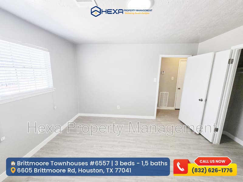 Houston Townhome: 6557 Brittmoore Rd