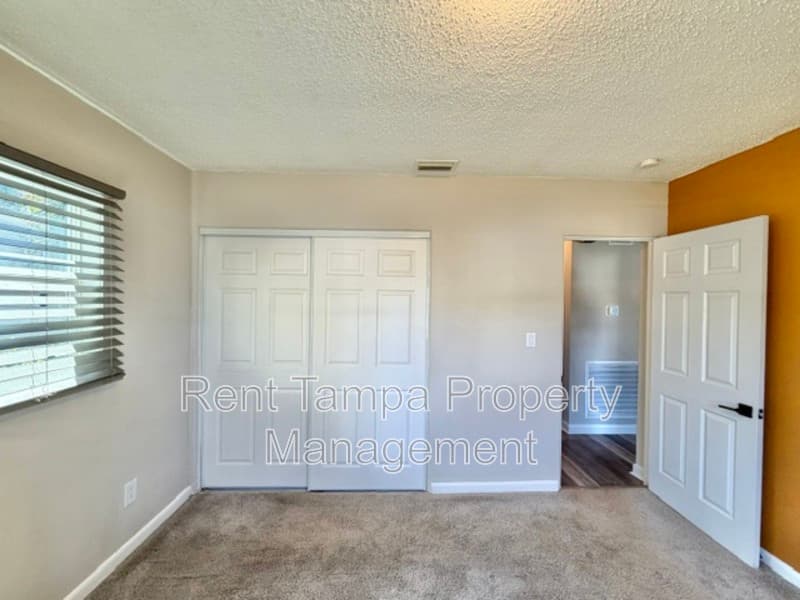St. Petersburg House: 1635 40th Street South