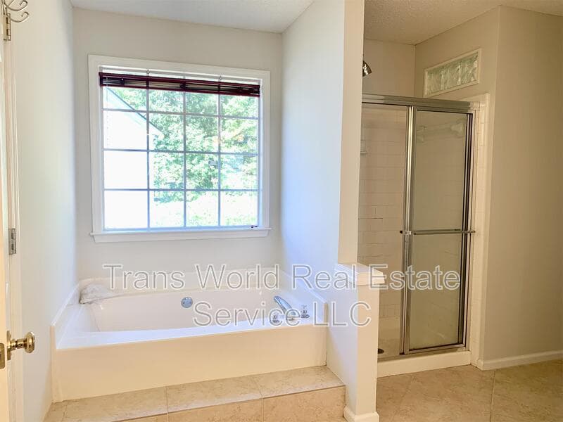 Alpharetta House: 485 Chippenham Court