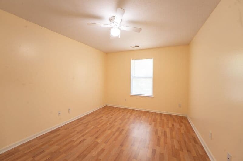 Port Wentworth House: 7 Gimbal Cir