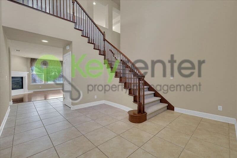 Lincoln House: 2115 Maloney Drive