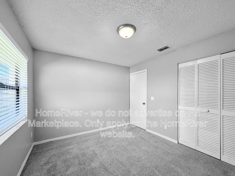 Edgewater House: 2811 Queen Palm Dr