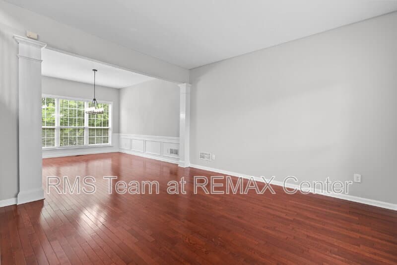 Duluth House: 2315 Hiawassee Dr