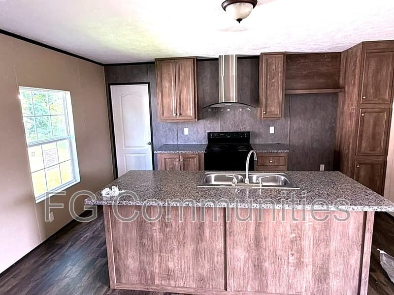 Greenville House: 112 Cloverleaf Ct