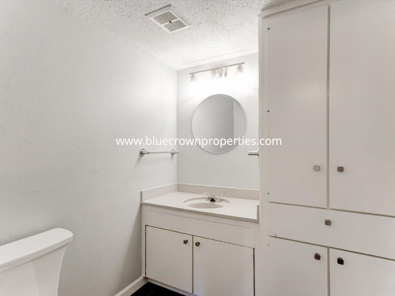 Arlington House: 462 Westview Terrace