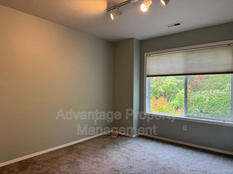 Corvallis House: 6288 SW Chestnut Drive