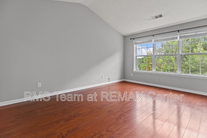 Duluth House: 2315 Hiawassee Dr