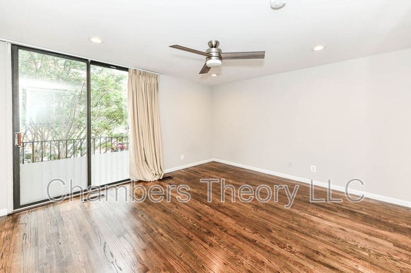 Reston House: 11475 Washington Plz W