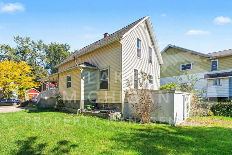 Grand Rapids House: 342 Page St NE