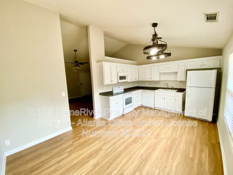 Winder House: 303 Anchors Way