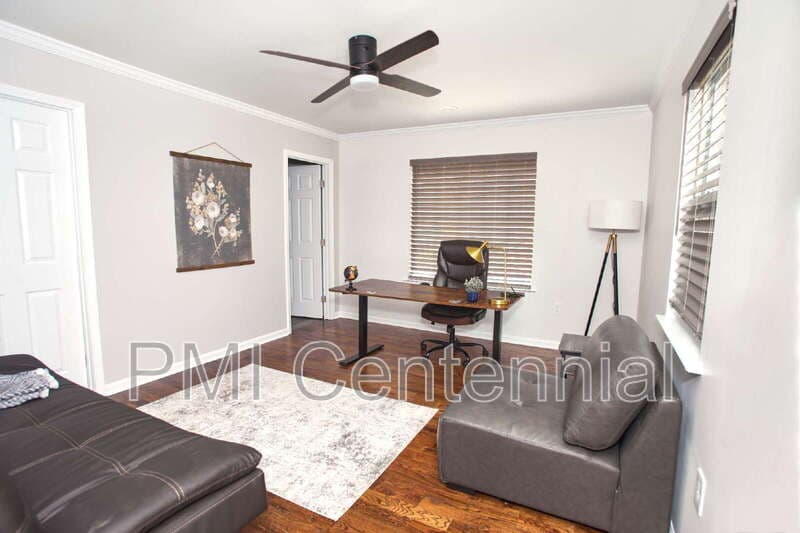 Johns Creek House: 220 Preston Oaks Dr