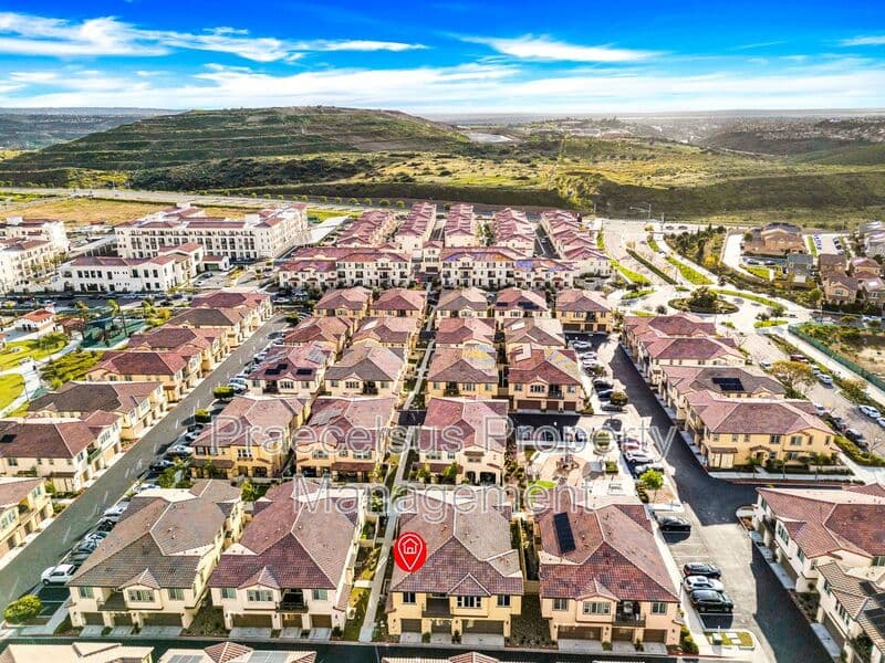 Chula Vista Townhome: 1710 Signature Pl