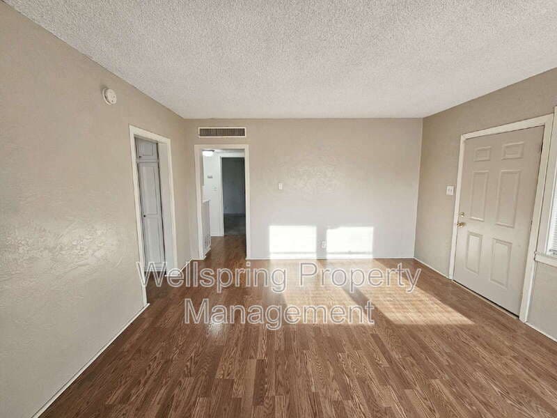 Ridgecrest Condo: 137 S Richmond B