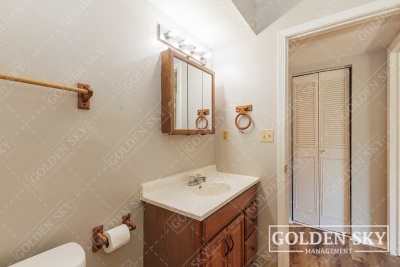 Indianapolis Condo: 915 N Muessing St