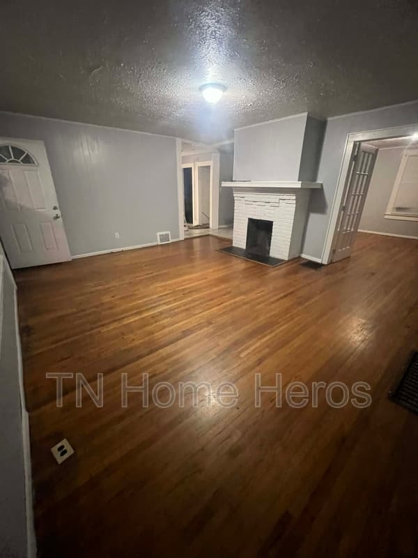 Knoxville House: 2761 Tarleton Avenue
